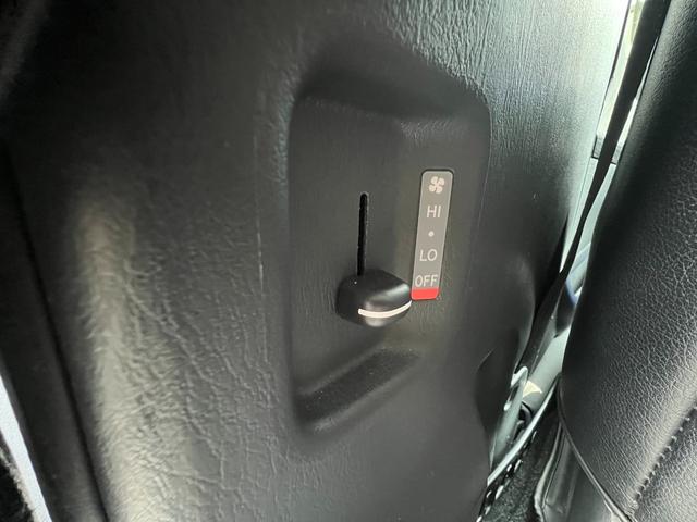 ハイエースワゴン ＧＬ　内装架装　ベッドキット　社外１８ＡＷ　オーバーフェンダー　ローダウン　社外テール　社外１１型ナビ　バックモニター　１０．２型後席モニター　ドラレコ付デジタルインナーミラー　ＥＴＣ　パワスラ社外レーダー（68枚目）