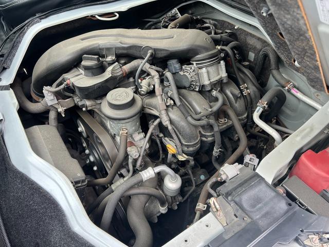 ハイエースワゴン ＧＬ　内装架装　ベッドキット　社外１８ＡＷ　オーバーフェンダー　ローダウン　社外テール　社外１１型ナビ　バックモニター　１０．２型後席モニター　ドラレコ付デジタルインナーミラー　ＥＴＣ　パワスラ社外レーダー（70枚目）