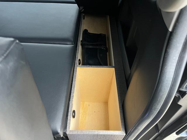 ハイエースワゴン 　ＧＬ　内装架装　ベッドキット　ローダウン　社外テール　社外メモリーナビ　バックモニター　シートカバー　ＬＥＤヘッドライトバルブ（53枚目）