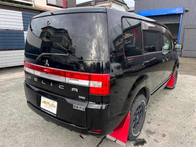 デリカＤ：５ Ｄ　パワーパッケージ　７人乗り　社外１６ＡＷ　マッドタイヤ　マッドフラップ　社外９型ＳＤナビ　バックモニター　ＥＴＣ　両側パワスラ　前席シートヒーター（6枚目）