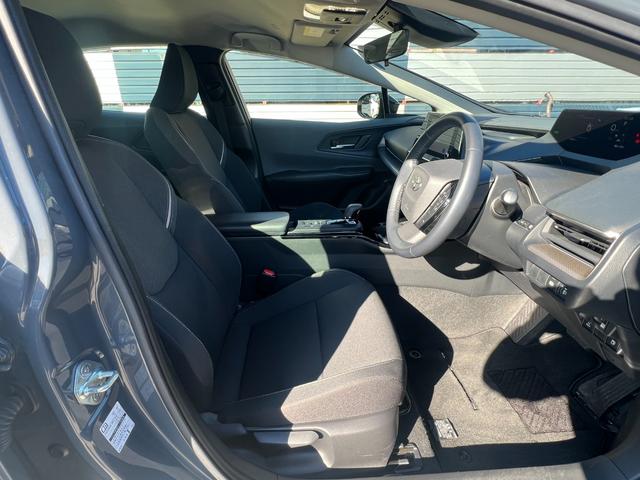 プリウス G 純正8型ディスプレイナビ パノラミックビューモニター ビルトインETC2.0 プリクラッシュセーフティ BSM SEA クリアランスソナー レーンディパーチャーアラート 前席シートヒーター クルコン(8枚目)