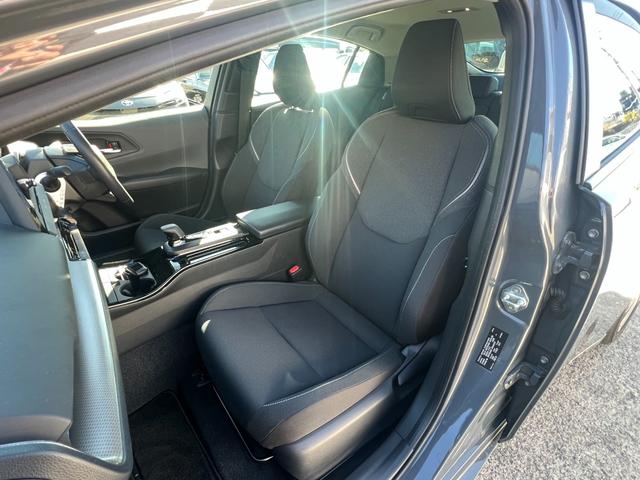 プリウス G 純正8型ディスプレイナビ パノラミックビューモニター ビルトインETC2.0 プリクラッシュセーフティ BSM SEA クリアランスソナー レーンディパーチャーアラート 前席シートヒーター クルコン(9枚目)