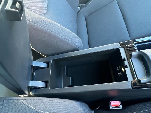 プリウス G 純正8型ディスプレイナビ パノラミックビューモニター ビルトインETC2.0 プリクラッシュセーフティ BSM SEA クリアランスソナー レーンディパーチャーアラート 前席シートヒーター クルコン(44枚目)