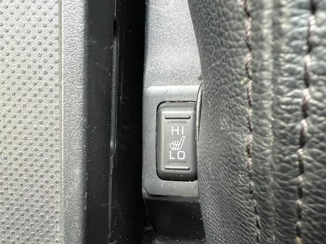 デリカＤ：５ Ｄ　パワーパッケージ　社外１６ＡＷ　マッドタイヤ　マッドフラップ　社外サイドステップ　社外９型ＳＤナビ　バックモニター　１０．２型後席モニター　両側パワスラ　ＥＴＣ　前席シートヒーター（46枚目）