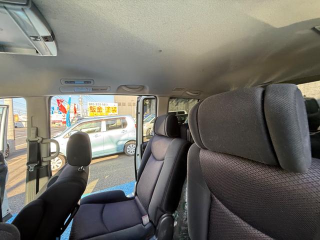 セレナ ハイウェイスター Vセレクション プッシュスタート ナビゲーション 地デジTV 両側パワースライドドア キセノンライト バックモニター クルーズコントロール(10枚目)