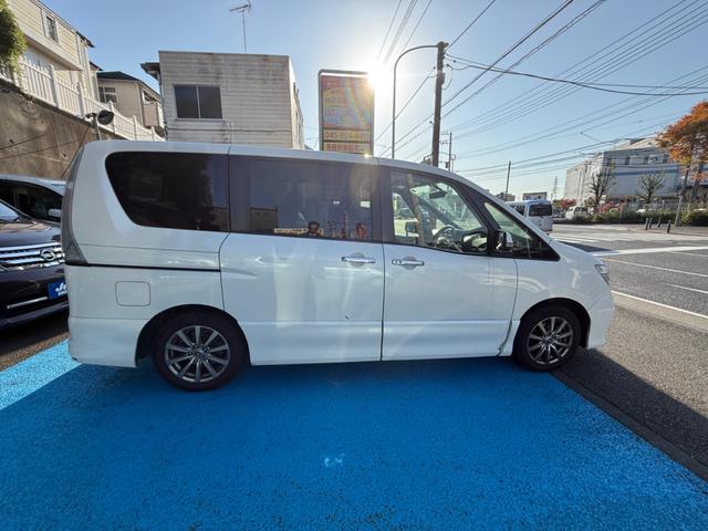 セレナ ハイウェイスター Vセレクション プッシュスタート ナビゲーション 地デジTV 両側パワースライドドア キセノンライト バックモニター クルーズコントロール(11枚目)