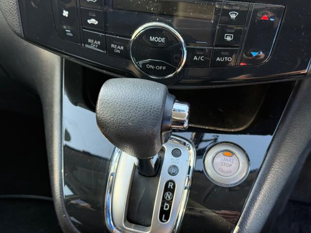 セレナ ハイウェイスター Vセレクション プッシュスタート ナビゲーション 地デジTV 両側パワースライドドア キセノンライト バックモニター クルーズコントロール(13枚目)