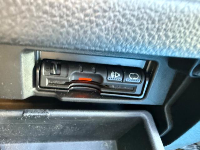 セレナ ハイウェイスター Vセレクション プッシュスタート ナビゲーション 地デジTV 両側パワースライドドア キセノンライト バックモニター クルーズコントロール(15枚目)