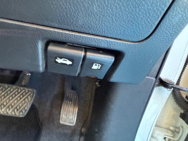 セレナ ハイウェイスター Vセレクション プッシュスタート ナビゲーション 地デジTV 両側パワースライドドア キセノンライト バックモニター クルーズコントロール(16枚目)