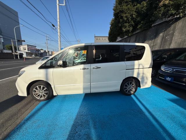 セレナ ハイウェイスター Vセレクション プッシュスタート ナビゲーション 地デジTV 両側パワースライドドア キセノンライト バックモニター クルーズコントロール(18枚目)