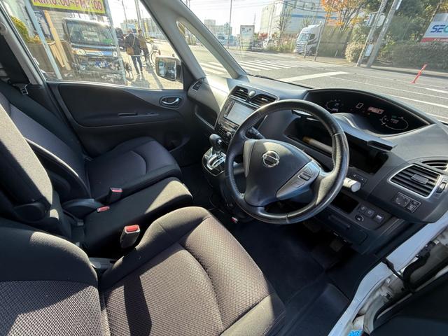 セレナ ハイウェイスター Vセレクション プッシュスタート ナビゲーション 地デジTV 両側パワースライドドア キセノンライト バックモニター クルーズコントロール(44枚目)