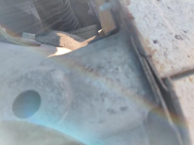 車の寿命を延ばすための防錆加工も対応可能！特に下回りの防錆は、走行中に跳ね上げた砂や泥、雪や融雪剤に含まれる塩分などによって錆びやすい部分です。