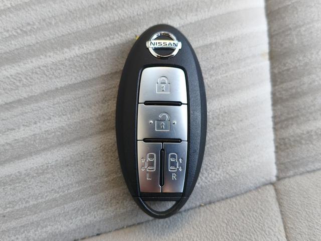 セレナ ２０Ｇ　Ｓ－ハイブリッド　プッシュスタート　両側パワースライドドア　ナビゲーション　地デジＴＶ　バックモニター　後席フリップダウンモニター（44枚目）