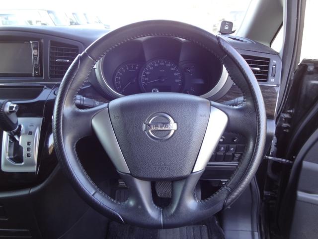 エルグランド ２５０ハイウェイスター　純正ナビ　ＴＶ　バックカメラ　スマートキー　片側パワースライド　ＥＴＣ　純正１８インチＡＷ　７人乗り（18枚目）