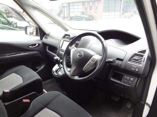 セレナ ライダー　純正ナビ　ＴＶ　バックカメラ　ＥＴＣ　スマートキー　両側パワースライドドア　純正１６インチＡＷ　後席モニター（19枚目）