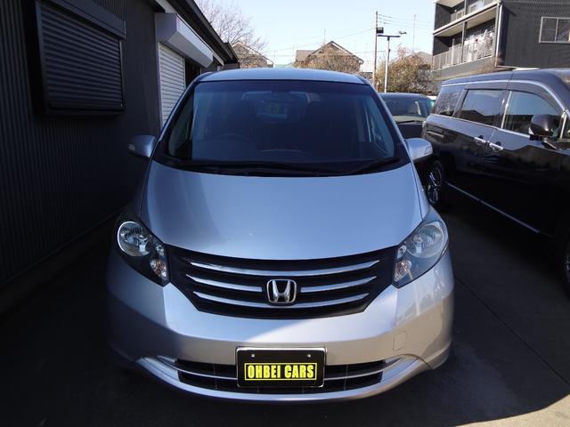 フリード Ｇ　ジャストセレクション　純正ナビ　ＴＶ　後席モニター　キーレス　バックカメラ　ＥＴＣ　片側パワースライド（3枚目）