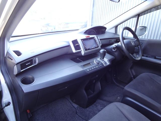 フリード Ｇ　ジャストセレクション　純正ナビ　ＴＶ　後席モニター　キーレス　バックカメラ　ＥＴＣ　片側パワースライド（9枚目）