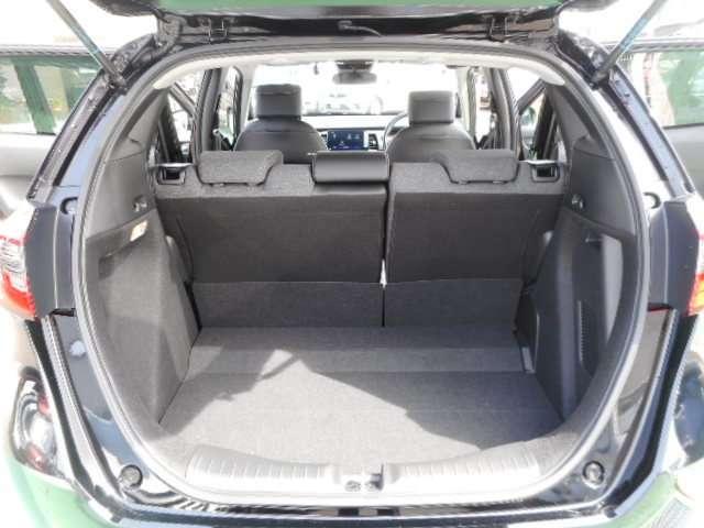 e:HEVホーム センシング ナビ 前後ドラレコ ETC クルコン 禁煙車 スマートキー アイドリングストップ 衝突被害軽減ブレーキ ワンオーナー LEDヘッドライト Rカメラ オートエアコン キーレス 地デジ CD(18枚目)