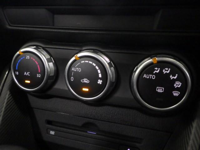 デミオ 13SLパッケージ 禁煙車 純正ナビ フルセグTV CD/DVD再生 Bluetooth接続 USB×2 AUX LEDライト SPORTSモード切替 キーレスエントリー WSRS エアコン スマートブレーキ ESC(5枚目)