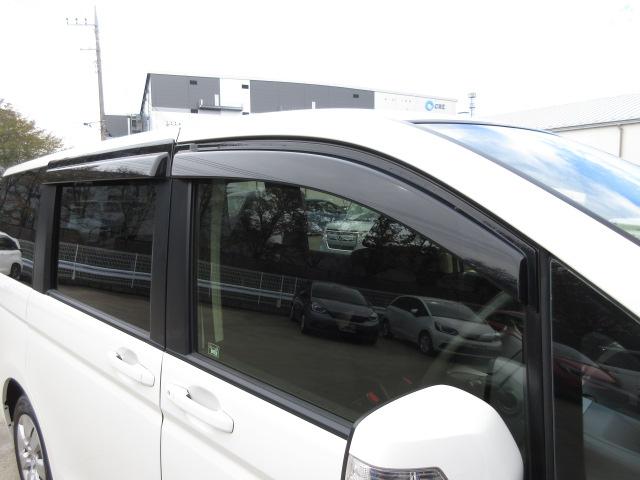 ステップワゴン GEセレクション 禁煙 カロッツェリアナビ Rカメラ 両側電動ドア Bluetooth ミュージックサーバー アイドリングストップ 横滑防止装置 デュアルエアバッグ 三列シート キーレスエントリーキー ワンオーナー車(16枚目)