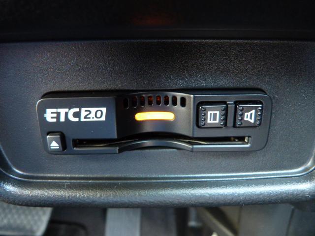 オデッセイハイブリッド ハイブリッドアブソルート・EXホンダセンシング 禁煙車 FOPナビ 後席モニター マルチビューカメラ パーキングアシスト フルセグTV CD/DVD再生 USB接続 HDMI Bluetooth接続 iPod LEDライト ETC 衝突被害軽減S(4枚目)