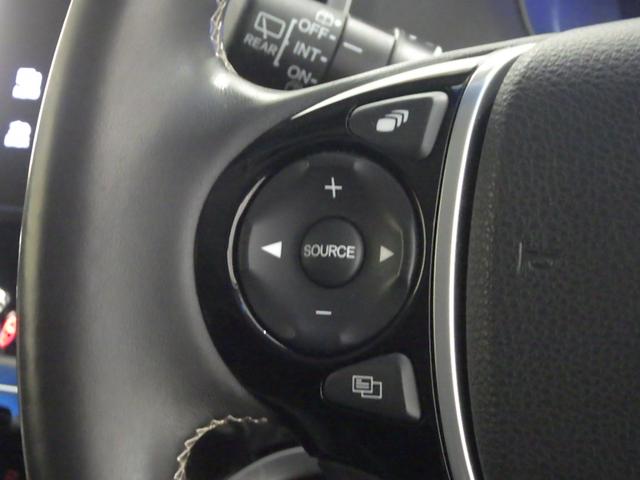 オデッセイハイブリッド ハイブリッドアブソルート・EXホンダセンシング 禁煙車 FOPナビ 後席モニター マルチビューカメラ パーキングアシスト フルセグTV CD/DVD再生 USB接続 HDMI Bluetooth接続 iPod LEDライト ETC 衝突被害軽減S(8枚目)