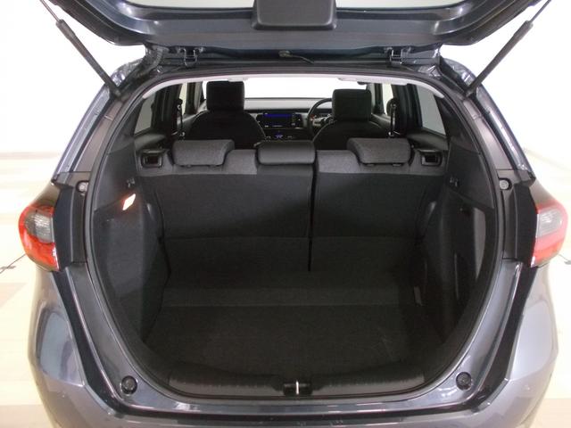 フィット e:HEVホーム 当社元デモカー 禁煙 ワンオーナー 9INコネクトナビ リアカメラBluetoothオーディオ 前後誤発進抑制機能 助手席エアバッグ 運転席エアバッグ 衝突安全ボディ 電格ミラー AUX 1オナ(17枚目)