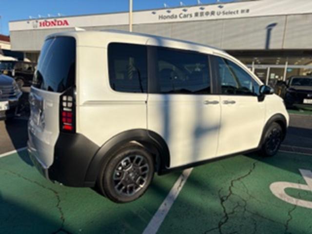 フリード クロスター 禁煙車 9インチナビ フルセグTV USB接続 Bluetooth接続 AppleCarPlay AndroidAuto フロントドラレコ LEDライト ETC ECONモード 地デジフルセグ ESC(2枚目)