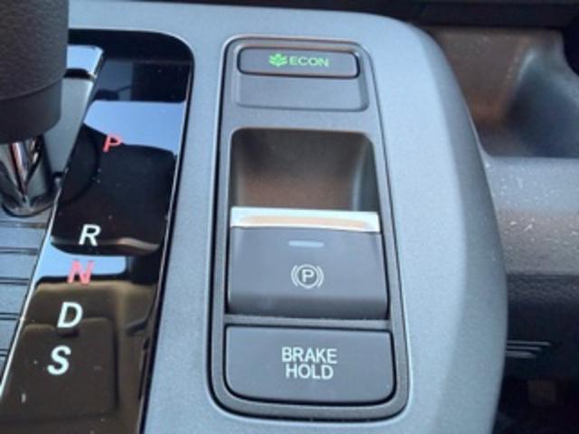 フリード クロスター 禁煙車 9インチナビ フルセグTV USB接続 Bluetooth接続 AppleCarPlay AndroidAuto フロントドラレコ LEDライト ETC ECONモード 地デジフルセグ ESC(10枚目)