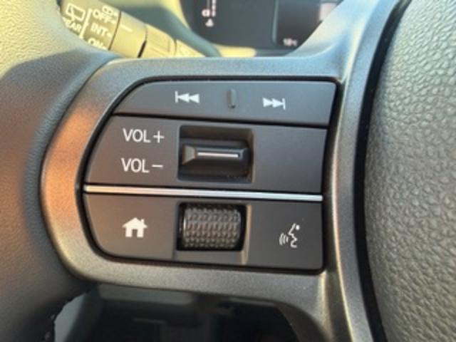 フリード クロスター 禁煙車 9インチナビ フルセグTV USB接続 Bluetooth接続 AppleCarPlay AndroidAuto フロントドラレコ LEDライト ETC ECONモード 地デジフルセグ ESC(15枚目)