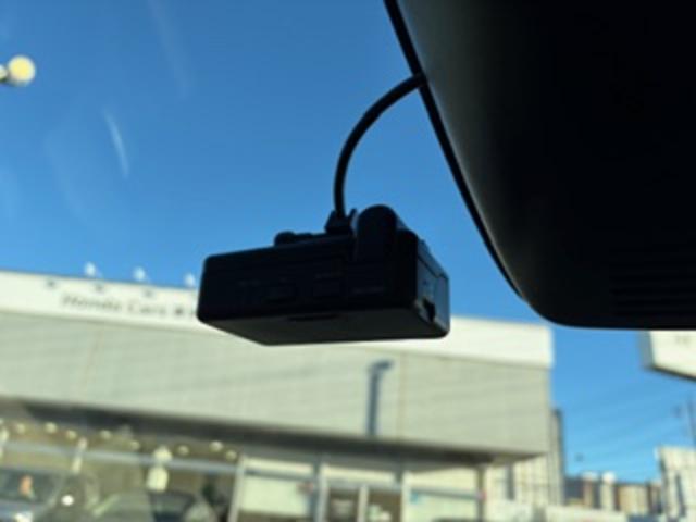 フリード クロスター 禁煙車 9インチナビ フルセグTV USB接続 Bluetooth接続 AppleCarPlay AndroidAuto フロントドラレコ LEDライト ETC ECONモード 地デジフルセグ ESC(17枚目)