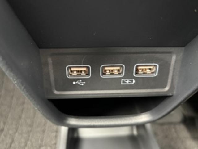 Ｎ－ＯＮＥ プレミアムツアラー　禁煙車　当社デモカー　８インチナビ　ＵＳＢ接続　Ｂｌｕｅｔｏｏｔｈ接続　フルセグＴＶ　ＬＥＤライト　ＥＴＣ　Ｐセンサー　ターボエンジン　カーテンエアバック　ＬＥＤランプ　クルコン　前席シートヒーター（13枚目）