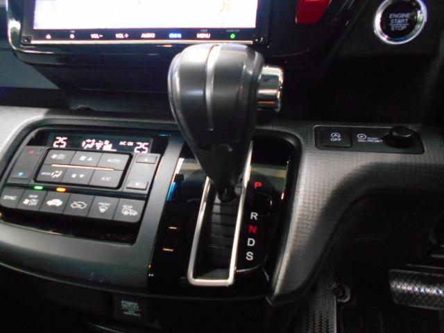 ステップワゴンスパーダ スパーダホンダセンシング 禁煙車 9インチナビ USB接続 Bluetooth接続 ミュージックラック SD CD/DVD再生 フルセグTV HDMI iPod 盗難防止 助手席エアバッグ ワンオーナ- Wパワスラ 地デジ(11枚目)