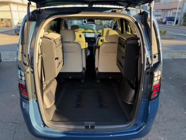 フリード e:HEVエアーEX 禁煙車 11.4インチナビ マルチビューカメラ USB接続 フルセグTV Bluetooth接続 ミュージックラック iPod リヤカメラ ブラインドスポット 360°カメラ 衝突軽減システム ソナー(9枚目)