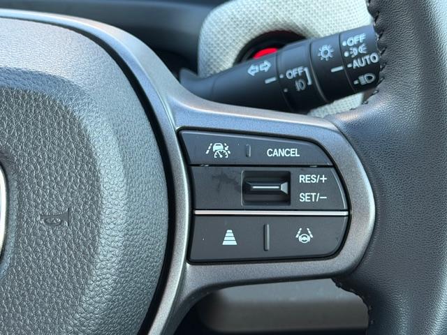 フリード e:HEVエアーEX 禁煙車 11.4インチナビ マルチビューカメラ USB接続 フルセグTV Bluetooth接続 ミュージックラック iPod リヤカメラ ブラインドスポット 360°カメラ 衝突軽減システム ソナー(17枚目)