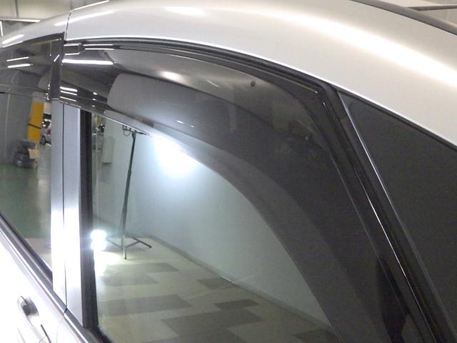 雨天時の換気に役立つドアバイザーを装備☆陽射しを遮る効果もありますので、人気の用品です☆