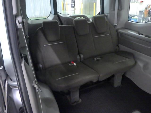 ３列目も広々空間でロングドライブも楽しめますね♪