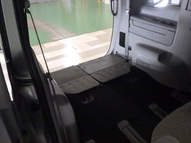 ２列目・３列目を収納すればこんなに広々スペースの出来上がり！大きな荷物も積み込み可能です。