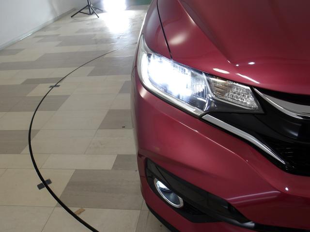 フィット １３Ｇ・Ｓホンダセンシング　純正７インチナビ　バックカメラ　ＣＤ／ＤＶＤ再生　フルセグＴＶ　ＵＢＳ接続　Ｂｌｕｅｔｏｏｔｈ接続　ｉＰｏｄ　前後ドラレコ　アームレストコンソール　ＬＥＤライト　ＥＴＣ　ワンオーナー車　リヤカメラ（15枚目）