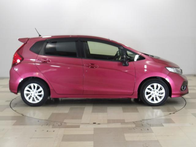 フィット １３Ｇ・Ｓホンダセンシング　純正７インチナビ　バックカメラ　ＣＤ／ＤＶＤ再生　フルセグＴＶ　ＵＢＳ接続　Ｂｌｕｅｔｏｏｔｈ接続　ｉＰｏｄ　前後ドラレコ　アームレストコンソール　ＬＥＤライト　ＥＴＣ　ワンオーナー車　リヤカメラ（27枚目）