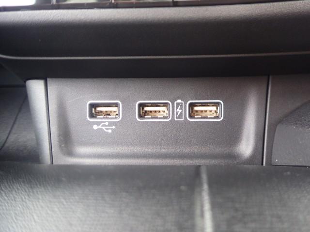 Ｎ－ＷＧＮ Ｌ　禁煙車　当社デモカー　８インチナビ　フルセグＴＶ　Ｂｌｕｅｔｏｏｔｈ接続　ＵＢＳ接続　ｉＰｏｄ　Ｐセンサー　誤発進抑制　ワンオーナー　シートヒータ　バックカメラ　ベンチシート　盗難防止システム　ＡＢＳ（9枚目）