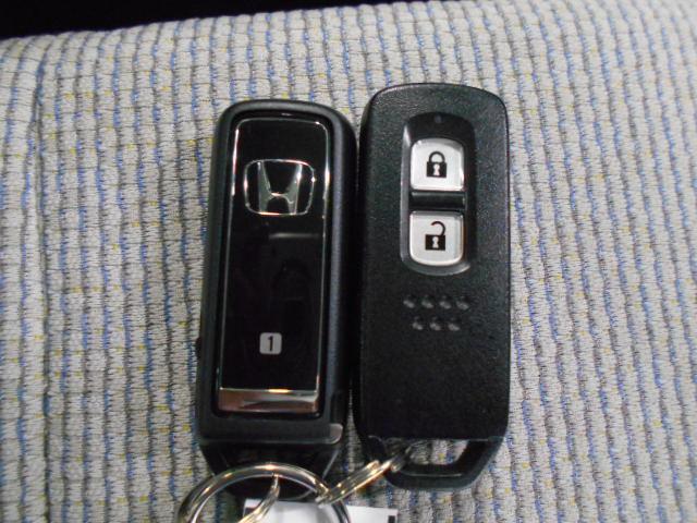 Ｎ－ＷＧＮ Ｌ　禁煙車　当社デモカー　８インチナビ　フルセグＴＶ　Ｂｌｕｅｔｏｏｔｈ接続　ＵＢＳ接続　ｉＰｏｄ　Ｐセンサー　誤発進抑制　ワンオーナー　シートヒータ　バックカメラ　ベンチシート　盗難防止システム　ＡＢＳ（15枚目）