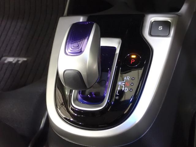 フィットハイブリッド Ｌパッケージ　１オーナ　禁煙　サイドエアバック　ＤＶＤ再生　ＬＥＤ　ＥＣＯＮ　バックカメラ　オートクルーズコントロール　ＥＴＣ　ＥＳＣ　ＡＵＴＯエアコン　ＡＢＳ　運転席助手席エアバッグ　キーフリー（38枚目）