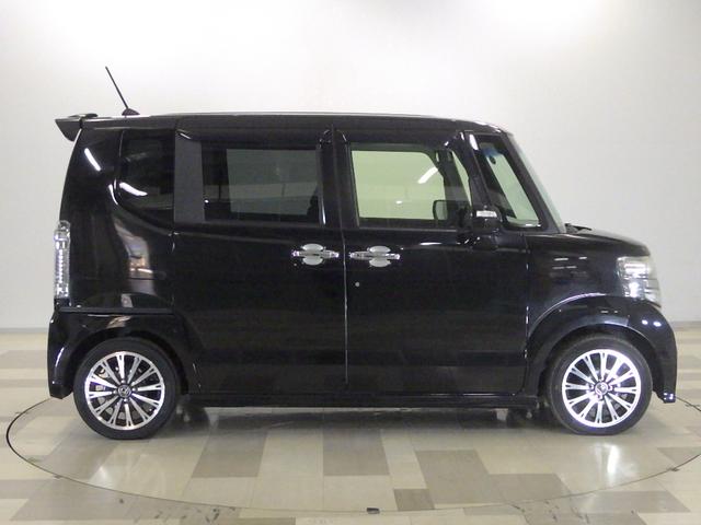 Ｎ－ＢＯＸカスタム Ｇ・ターボＬパッケージ　禁煙車　７インチナビ　リアカメラ　両側電動スライドドア　サイドカーテンエアバッグ付き　オートミラー　ＢＴ接続　ＡＵＴＯエアコン　ナビＴＶ　地デジテレビ　Ｂカメ　サイドカーテンエアバック　ワンオナ　ＰＳ（8枚目）