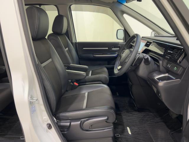 ステップワゴンスパーダ スパーダ・クールスピリットホンダセンシング　サイドエアバック　スマートキ　左右電動スライドドア　バックモニタ　Ｗエアコン　地ＴＶ　ナビ＆ＴＶ　三列シート　ＵＳＢ　助手席エアバッグ　ドライブレコーダ（12枚目）