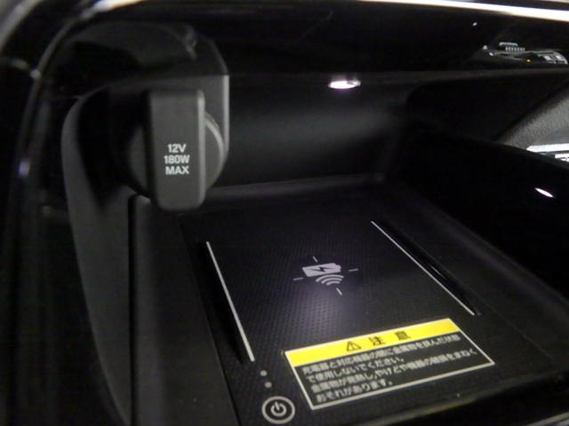 ヴェゼル ｅ：ＨＥＶＺ　禁煙車　タイヤ４本交換済み　Ｈｏｎｄａコネクテッドディスプレー　マルチビューカメラ　ナビ　社外前後ドラレコ　フルセグＴＶ　ＵＳＢ接続　Ｂｌｕｅｔｏｏｔｈ　ブラインドスポット　パワーテールゲート　１オナ（18枚目）