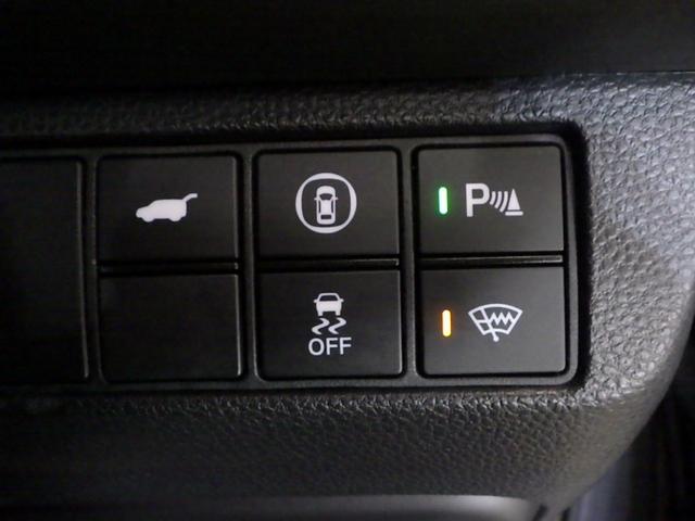 ヴェゼル ｅ：ＨＥＶＺ　禁煙車　タイヤ４本交換済み　Ｈｏｎｄａコネクテッドディスプレー　マルチビューカメラ　ナビ　社外前後ドラレコ　フルセグＴＶ　ＵＳＢ接続　Ｂｌｕｅｔｏｏｔｈ　ブラインドスポット　パワーテールゲート　１オナ（20枚目）