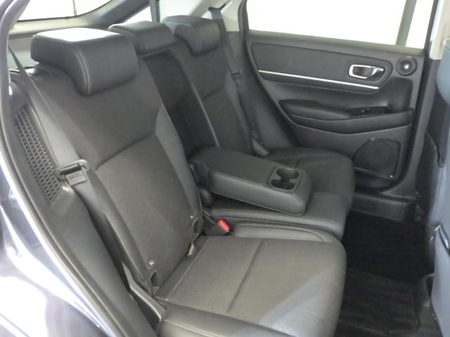 ヴェゼル ｅ：ＨＥＶＺ　禁煙車　タイヤ４本交換済み　Ｈｏｎｄａコネクテッドディスプレー　マルチビューカメラ　ナビ　社外前後ドラレコ　フルセグＴＶ　ＵＳＢ接続　Ｂｌｕｅｔｏｏｔｈ　ブラインドスポット　パワーテールゲート　１オナ（24枚目）