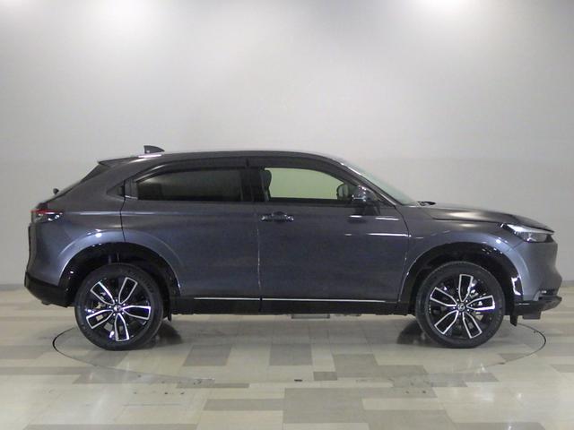 ヴェゼル ｅ：ＨＥＶＺ　禁煙車　タイヤ４本交換済み　Ｈｏｎｄａコネクテッドディスプレー　マルチビューカメラ　ナビ　社外前後ドラレコ　フルセグＴＶ　ＵＳＢ接続　Ｂｌｕｅｔｏｏｔｈ　ブラインドスポット　パワーテールゲート　１オナ（32枚目）