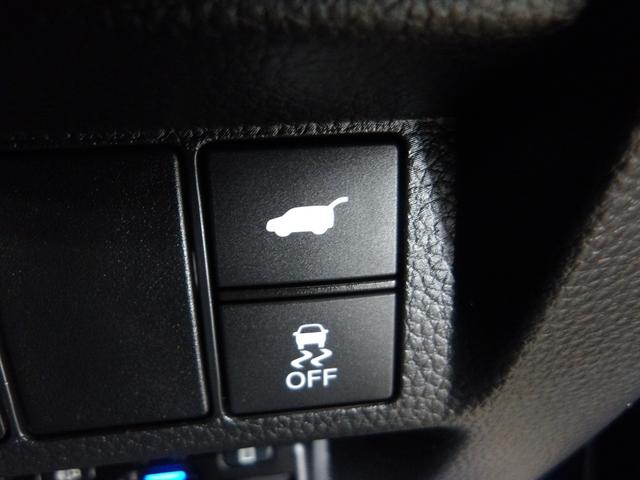 �p���[�e�[���Q�[�g�̊J�A�������h���u�r�`���̃X�C�b�`�ނ͉^�]�Ȃ̉E���A��̓͂��₷���ʒu�ɂ���܂��B